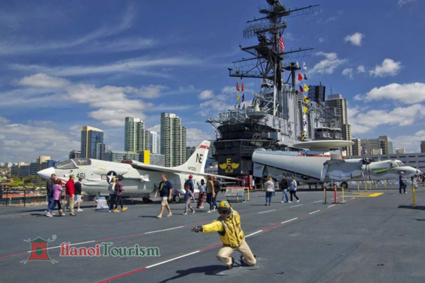 Tàu sân bay USS Midway - Hoa Kỳ