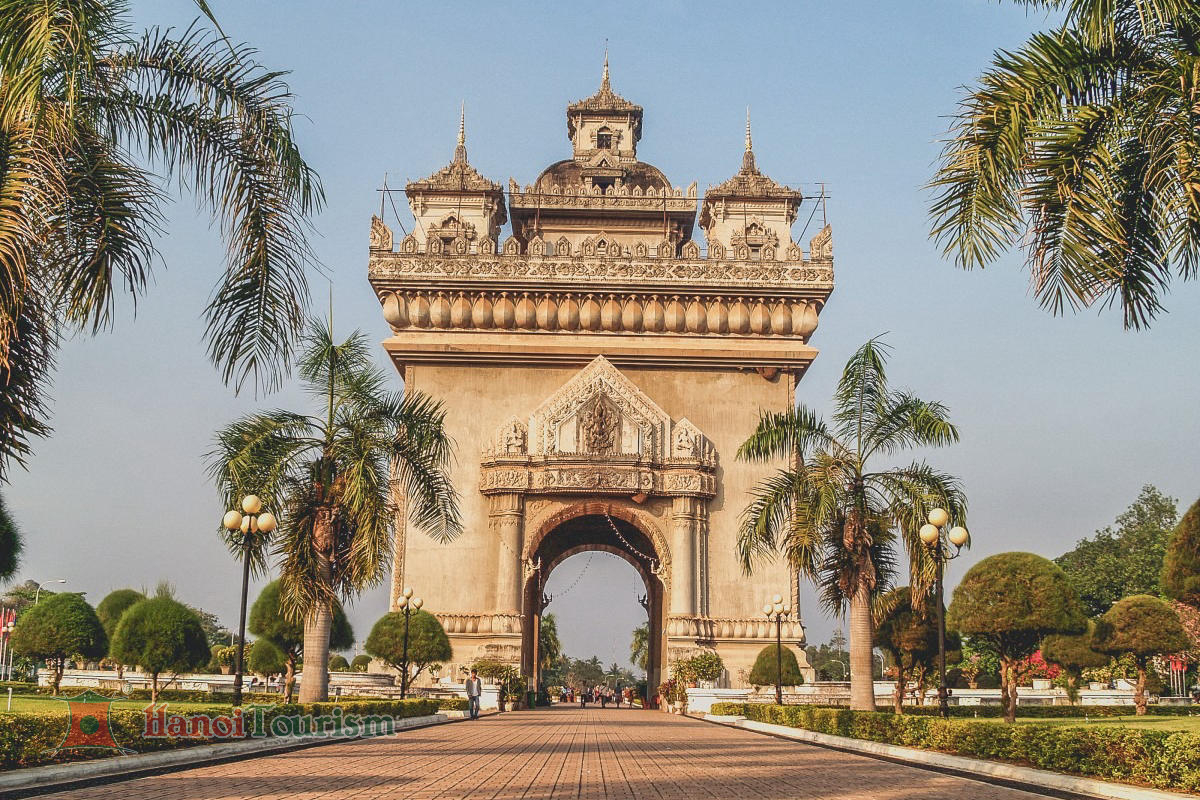 Tượng đài chiến thắng Patuxay