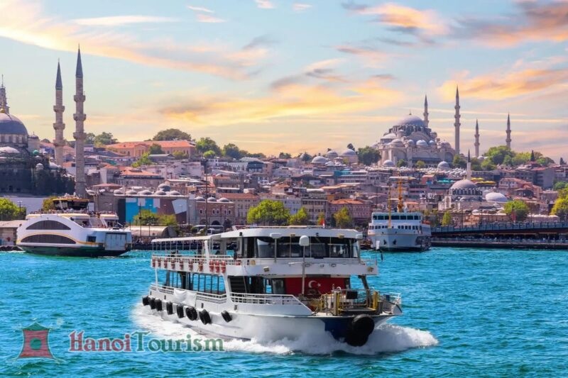 Du thuyền trên eo biển Bosphorus - Thổ Nhĩ Kỳ