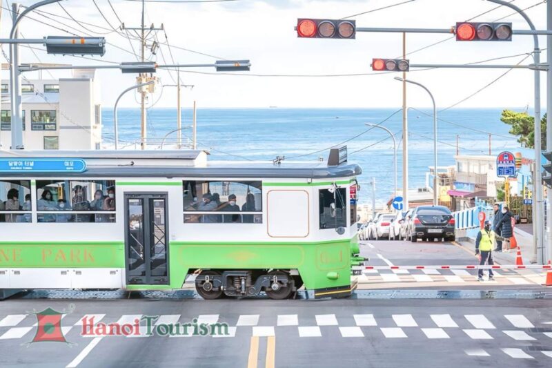 Tàu điện ven biển Haeundae - Busan - Hàn Quốc